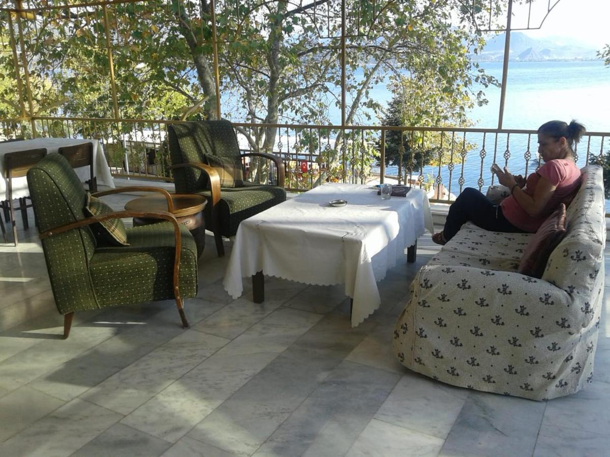 Goel Pension Egirdir Екстериор снимка