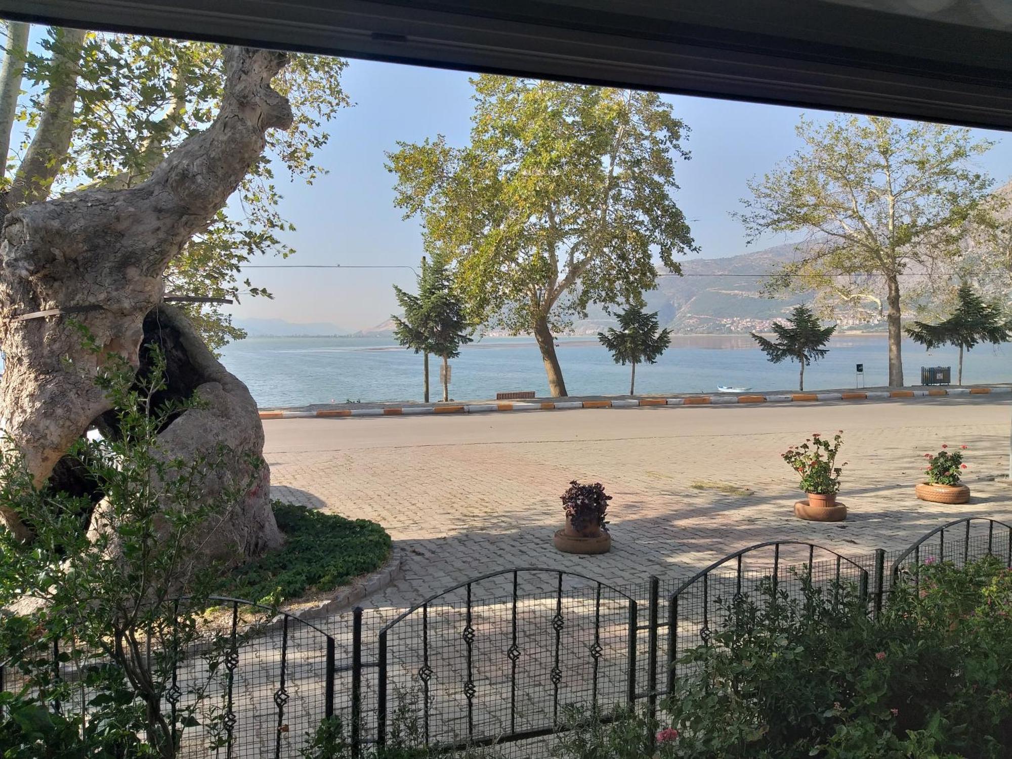 Goel Pension Egirdir Екстериор снимка