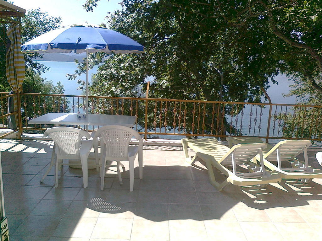 Goel Pension Egirdir Екстериор снимка