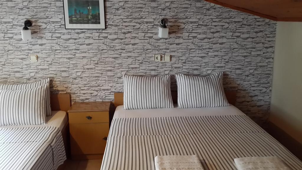 Goel Pension Egirdir Екстериор снимка